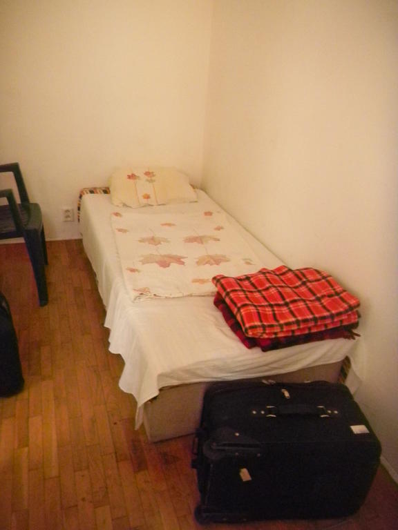 Juraj'S Outback Hostel Pressburg Zimmer foto